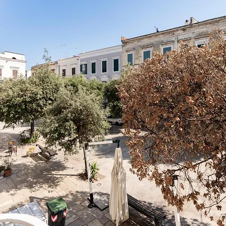 Guesthost - Stylish And Bright *