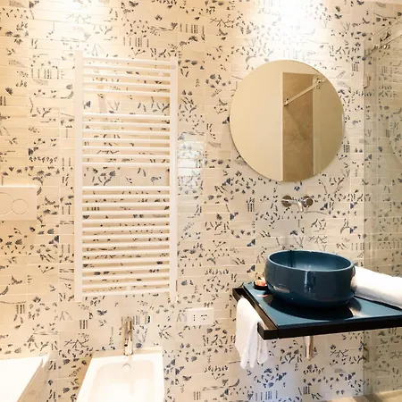 Guesthost - Stylish And Bright Trani